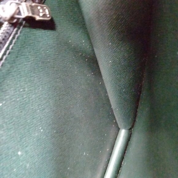 Authentic Louis Vuitton Trapeze Black Epi Leather Clutch Bag mon390-111325 - Picture 10 of 16